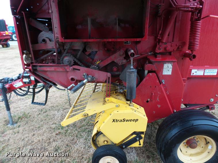 image for item DA4007 2010 New Holland BR7070 round baler