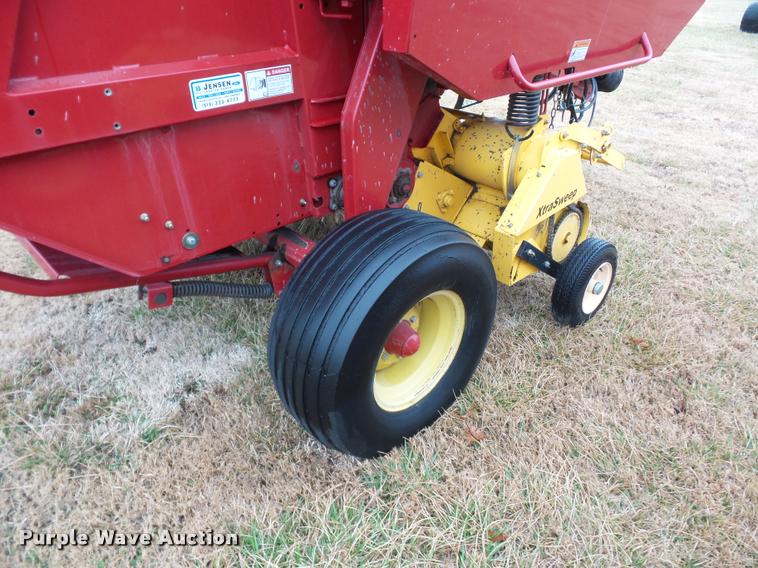image for item DA4007 2010 New Holland BR7070 round baler
