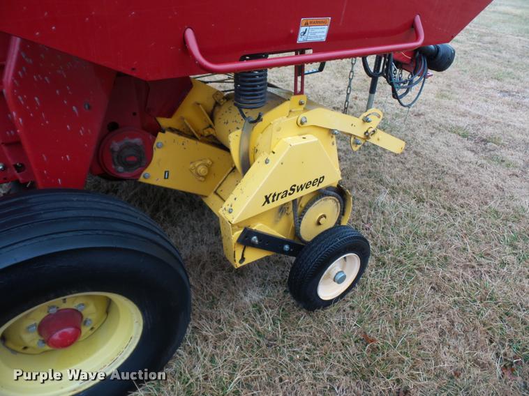 image for item DA4007 2010 New Holland BR7070 round baler
