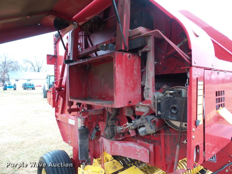 image for item DA4007 2010 New Holland BR7070 round baler