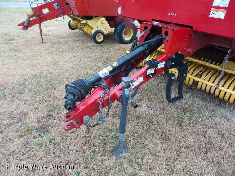 image for item DA4007 2010 New Holland BR7070 round baler