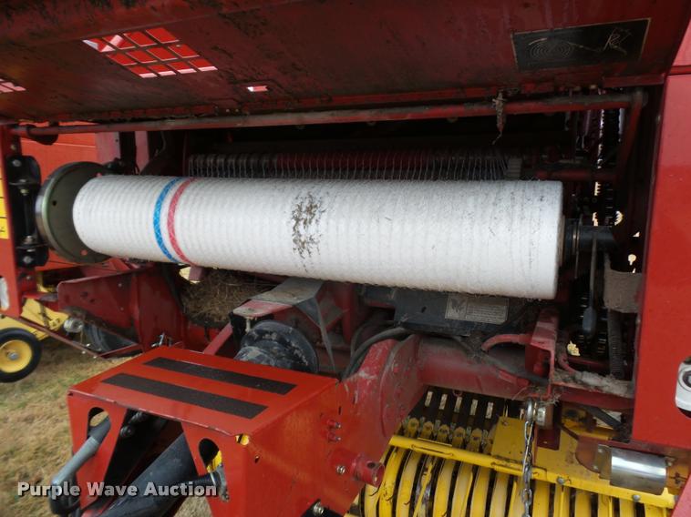image for item DA4007 2010 New Holland BR7070 round baler
