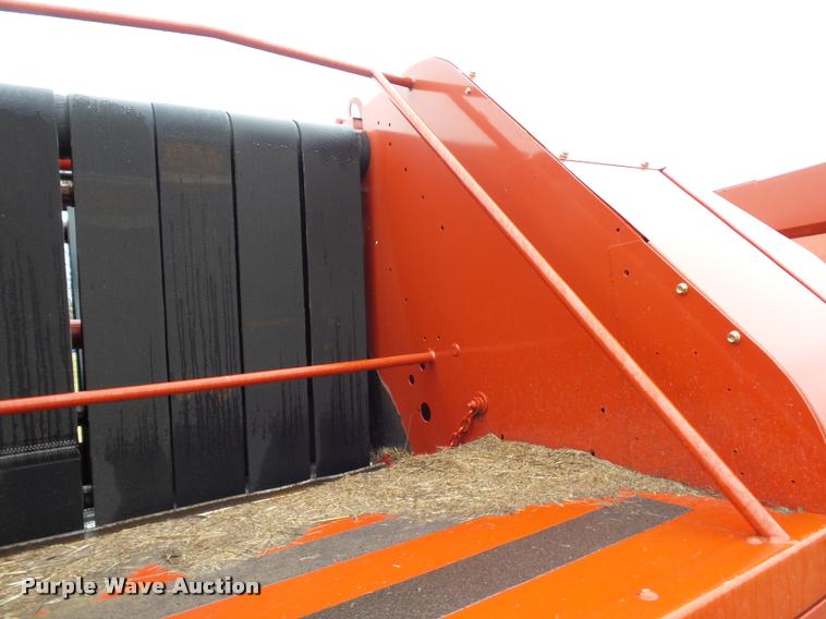 image for item DA4007 2010 New Holland BR7070 round baler