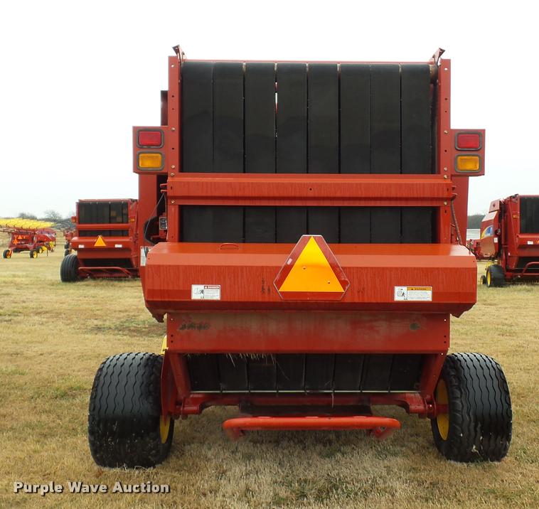 image for item DA4008 2004 New Holland BR780 round baler