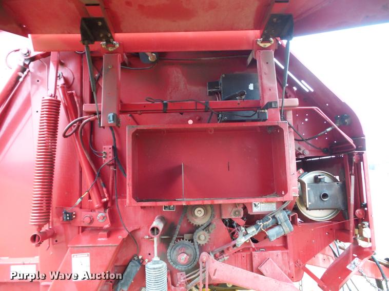 image for item DA4008 2004 New Holland BR780 round baler