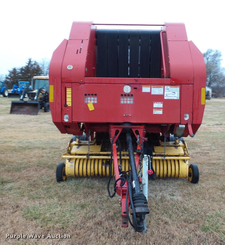 image for item DA4009 2007 New Holland BR750A round baler