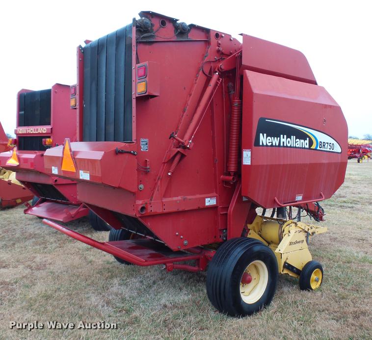 image for item DA4009 2007 New Holland BR750A round baler