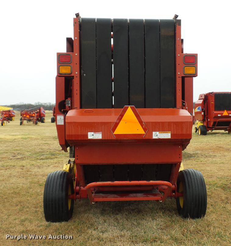 image for item DA4009 2007 New Holland BR750A round baler