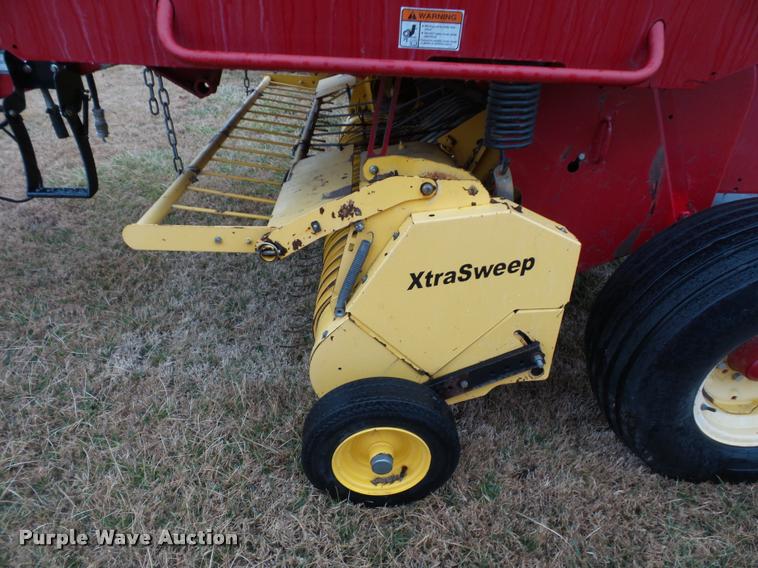 image for item DA4009 2007 New Holland BR750A round baler