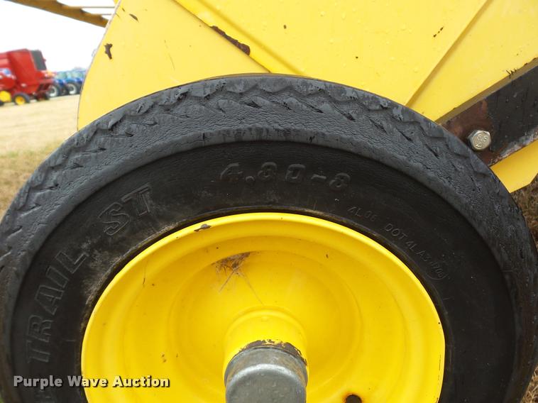 image for item DA4009 2007 New Holland BR750A round baler