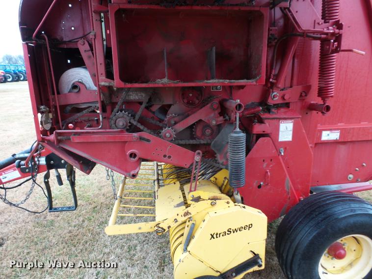 image for item DA4009 2007 New Holland BR750A round baler