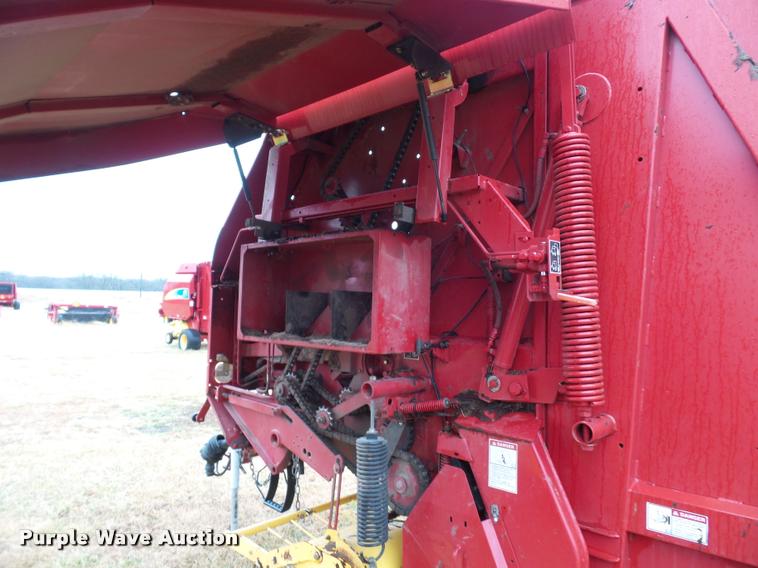 image for item DA4009 2007 New Holland BR750A round baler