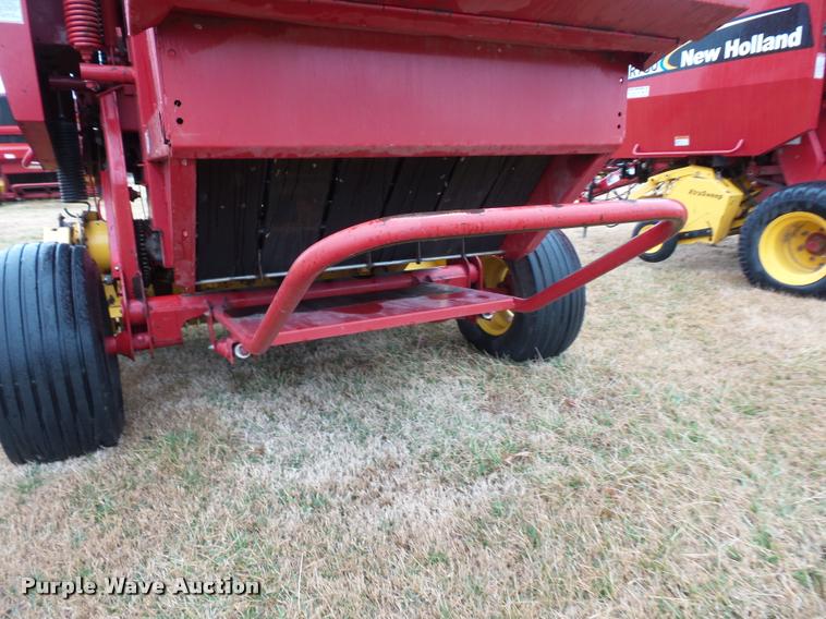 image for item DA4009 2007 New Holland BR750A round baler