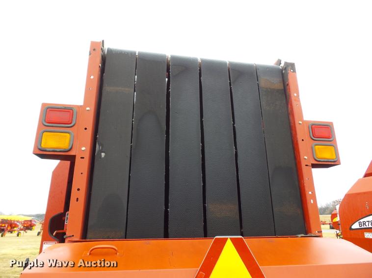 image for item DA4009 2007 New Holland BR750A round baler