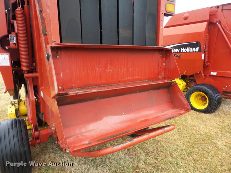 image for item DA4009 2007 New Holland BR750A round baler