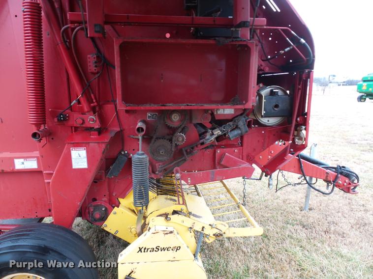 image for item DA4009 2007 New Holland BR750A round baler