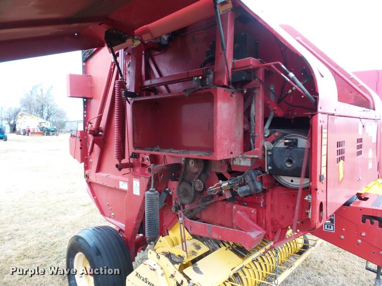 image for item DA4009 2007 New Holland BR750A round baler