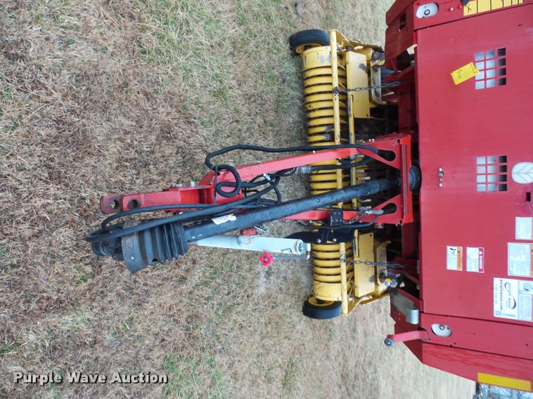 image for item DA4009 2007 New Holland BR750A round baler