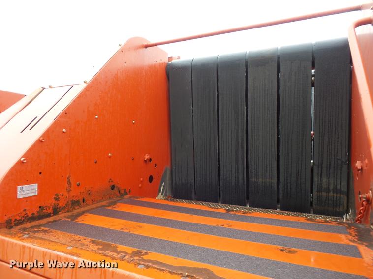 image for item DA4009 2007 New Holland BR750A round baler