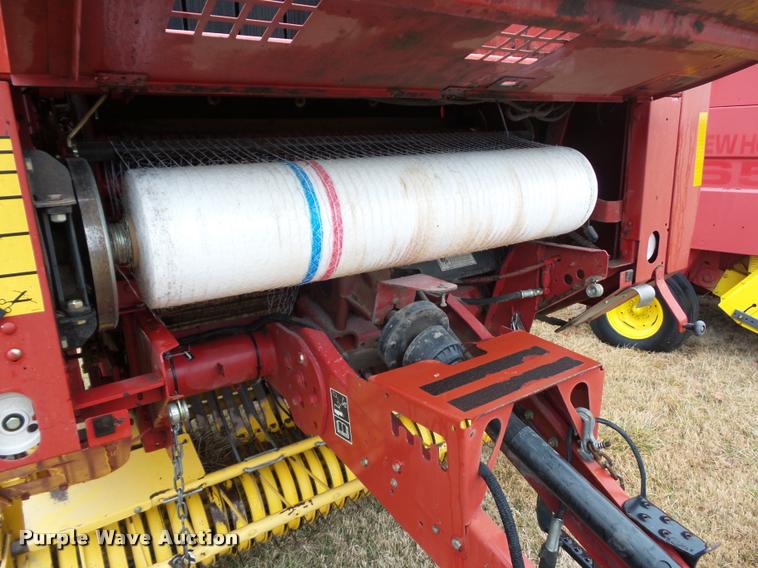 image for item DA4009 2007 New Holland BR750A round baler