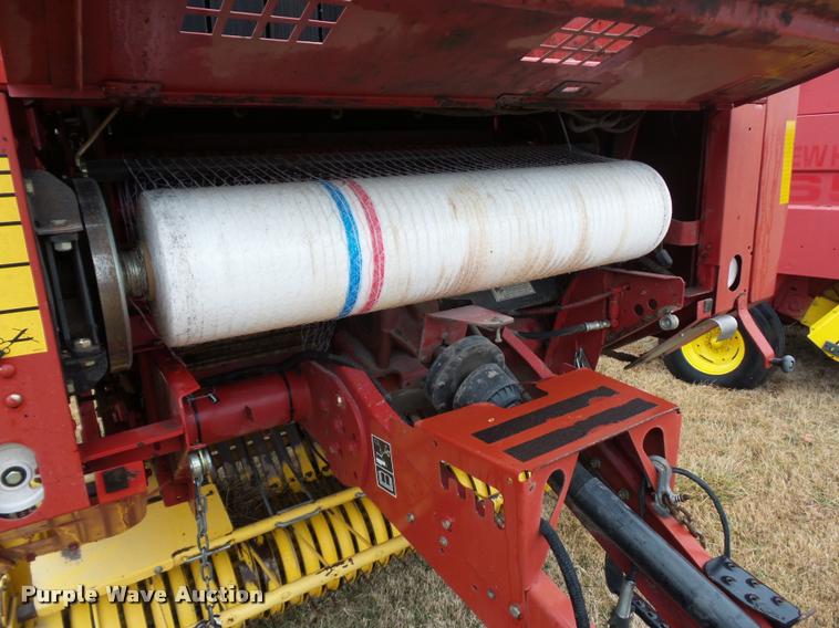 image for item DA4009 2007 New Holland BR750A round baler