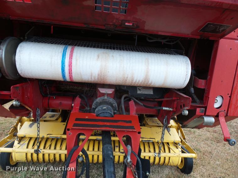 image for item DA4009 2007 New Holland BR750A round baler