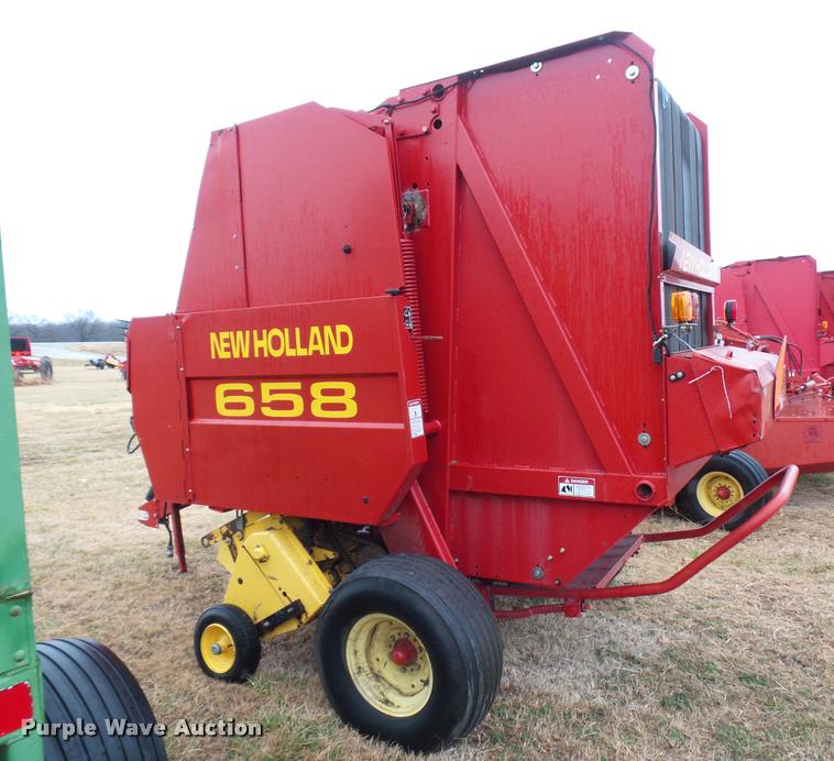 image for item DA4012 2001 New Holland 658 round baler