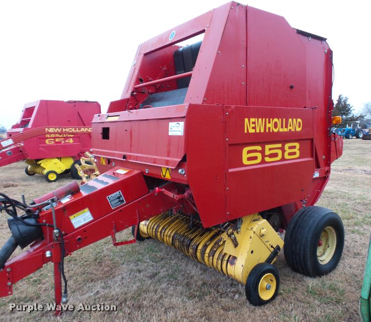 image for item DA4012 2001 New Holland 658 round baler