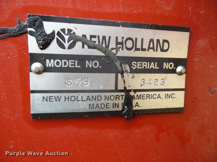 image for item DA4012 2001 New Holland 658 round baler