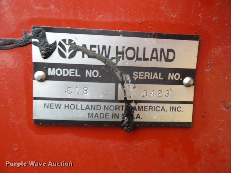 image for item DA4012 2001 New Holland 658 round baler