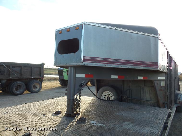 image for item DA5885 1996 Travelute livestock trailer