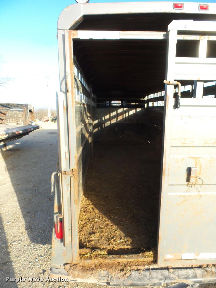 image for item DA5885 1996 Travelute livestock trailer