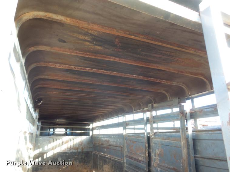 image for item DA5885 1996 Travelute livestock trailer