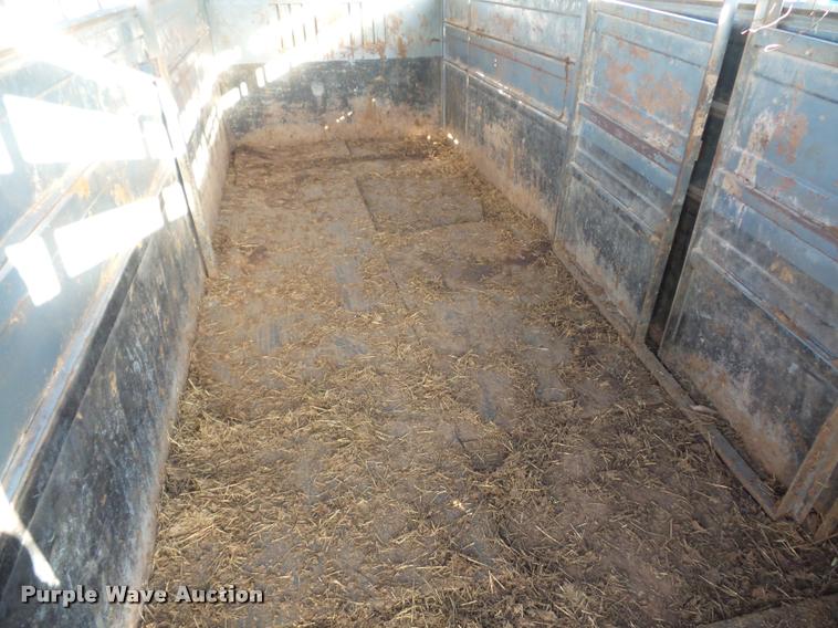 image for item DA5885 1996 Travelute livestock trailer