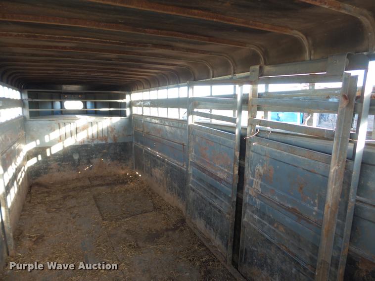 image for item DA5885 1996 Travelute livestock trailer