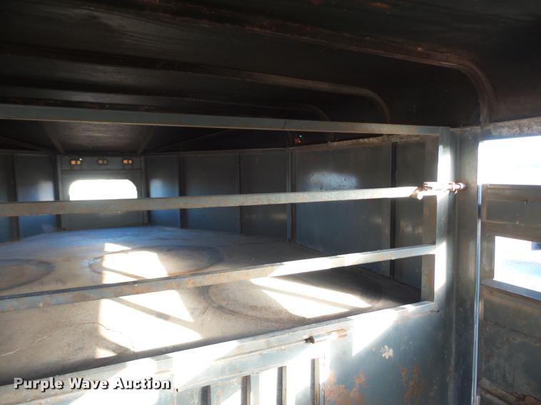 image for item DA5885 1996 Travelute livestock trailer