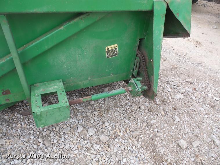 image for item DB0744 John Deere 853 all-crop head