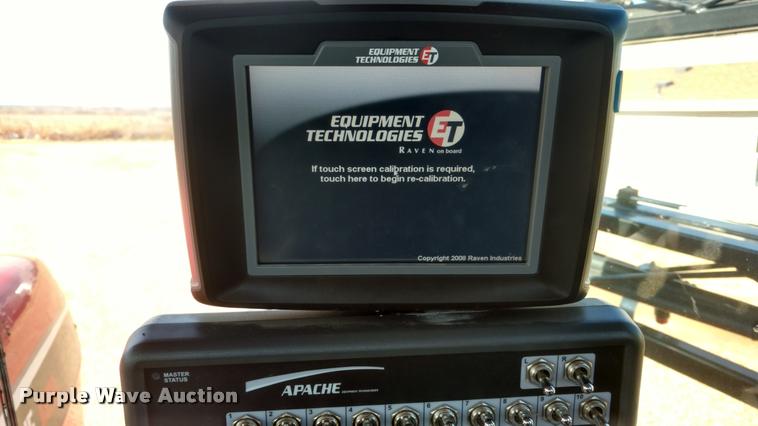 image for item DB0857 2014 Apache AS720 self-propelled applicator