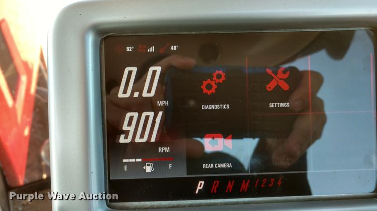 image for item DB0857 2014 Apache AS720 self-propelled applicator