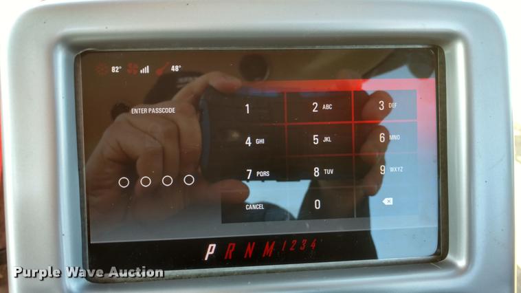 image for item DB0857 2014 Apache AS720 self-propelled applicator