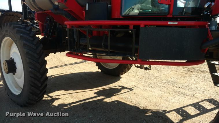 image for item DB0857 2014 Apache AS720 self-propelled applicator