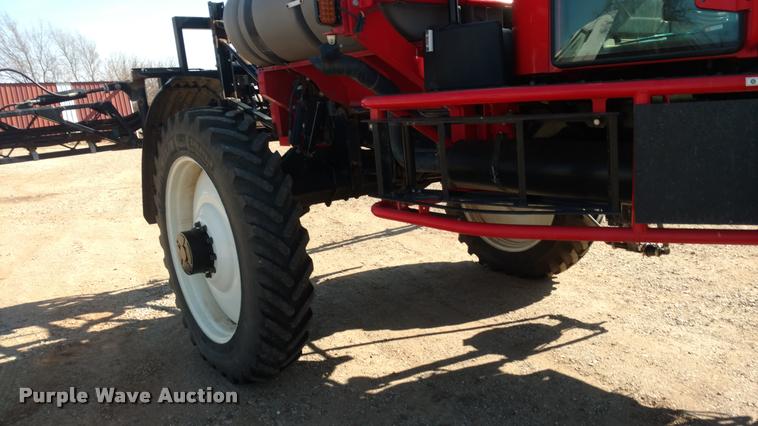 image for item DB0857 2014 Apache AS720 self-propelled applicator