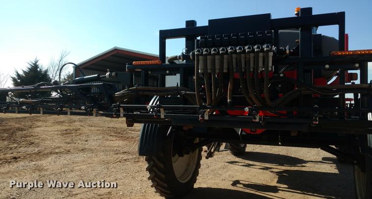 image for item DB0857 2014 Apache AS720 self-propelled applicator