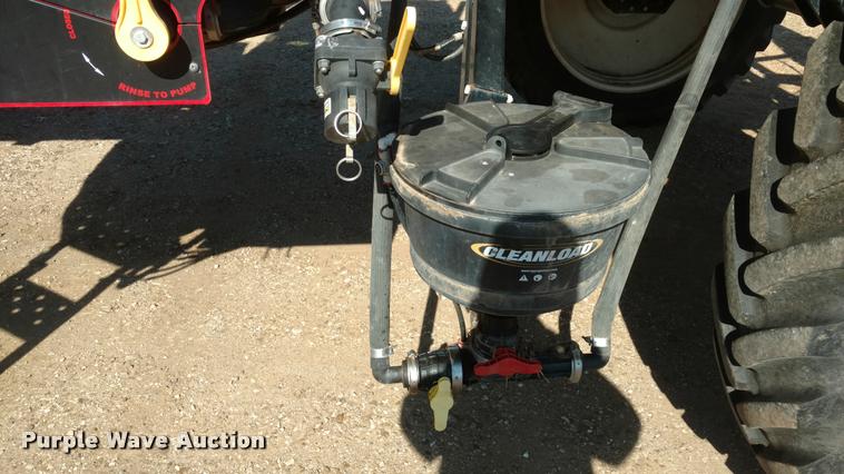 image for item DB0857 2014 Apache AS720 self-propelled applicator