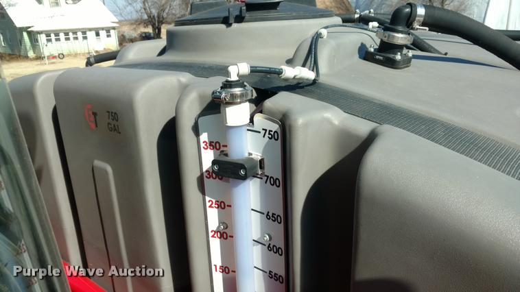 image for item DB0857 2014 Apache AS720 self-propelled applicator