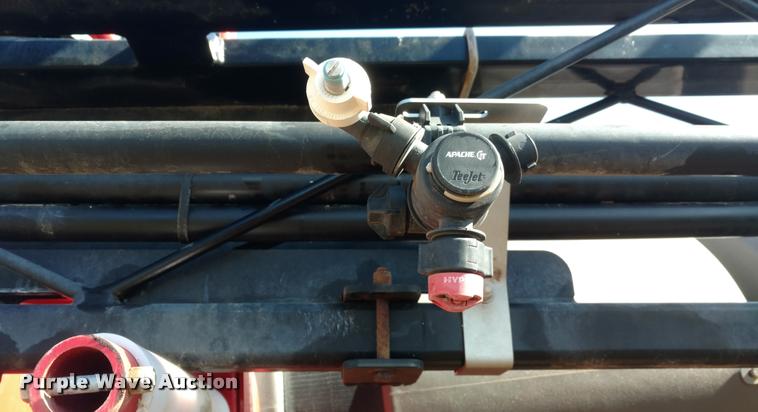 image for item DB0857 2014 Apache AS720 self-propelled applicator