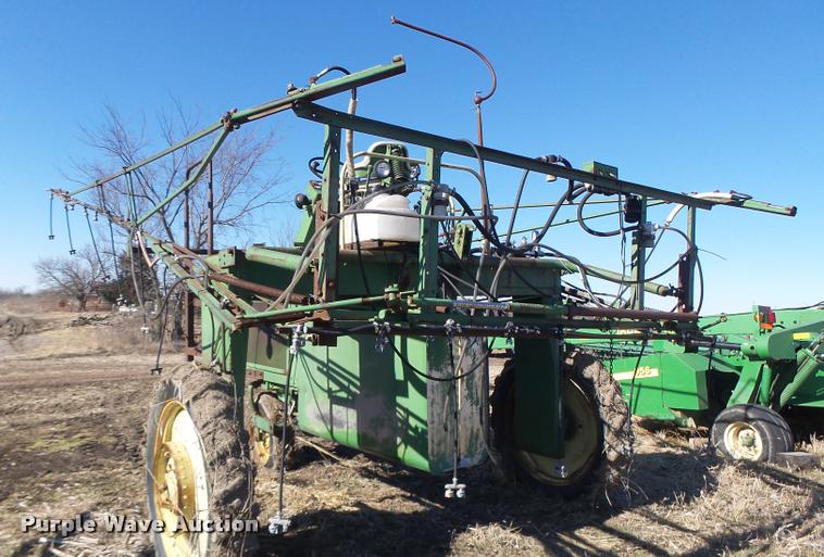 image for item DB1250 John Deere 734 self-propelled sprayer