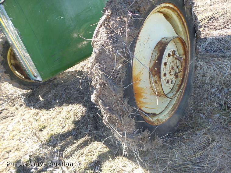 image for item DB1250 John Deere 734 self-propelled sprayer