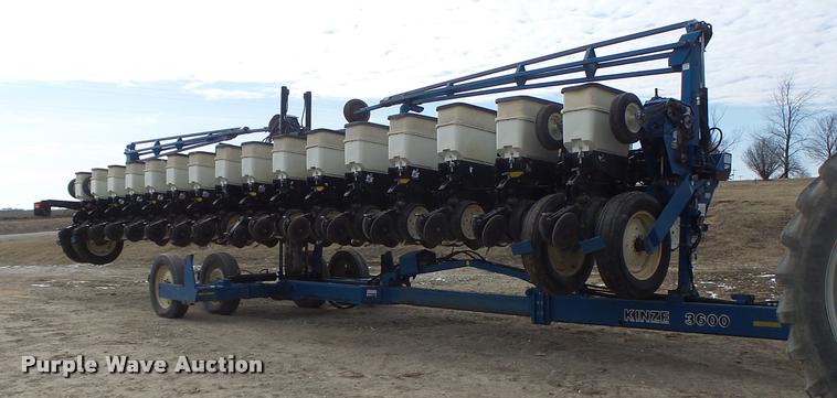image for item DB1279 Kinze 3600 split row planter