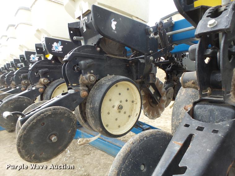 image for item DB1279 Kinze 3600 split row planter